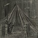 Фотография шаманского чума питских эвенков: из истории Пит-Городка Фотография шаманского чума эвенков на реке Большой Пит, 1929 год
